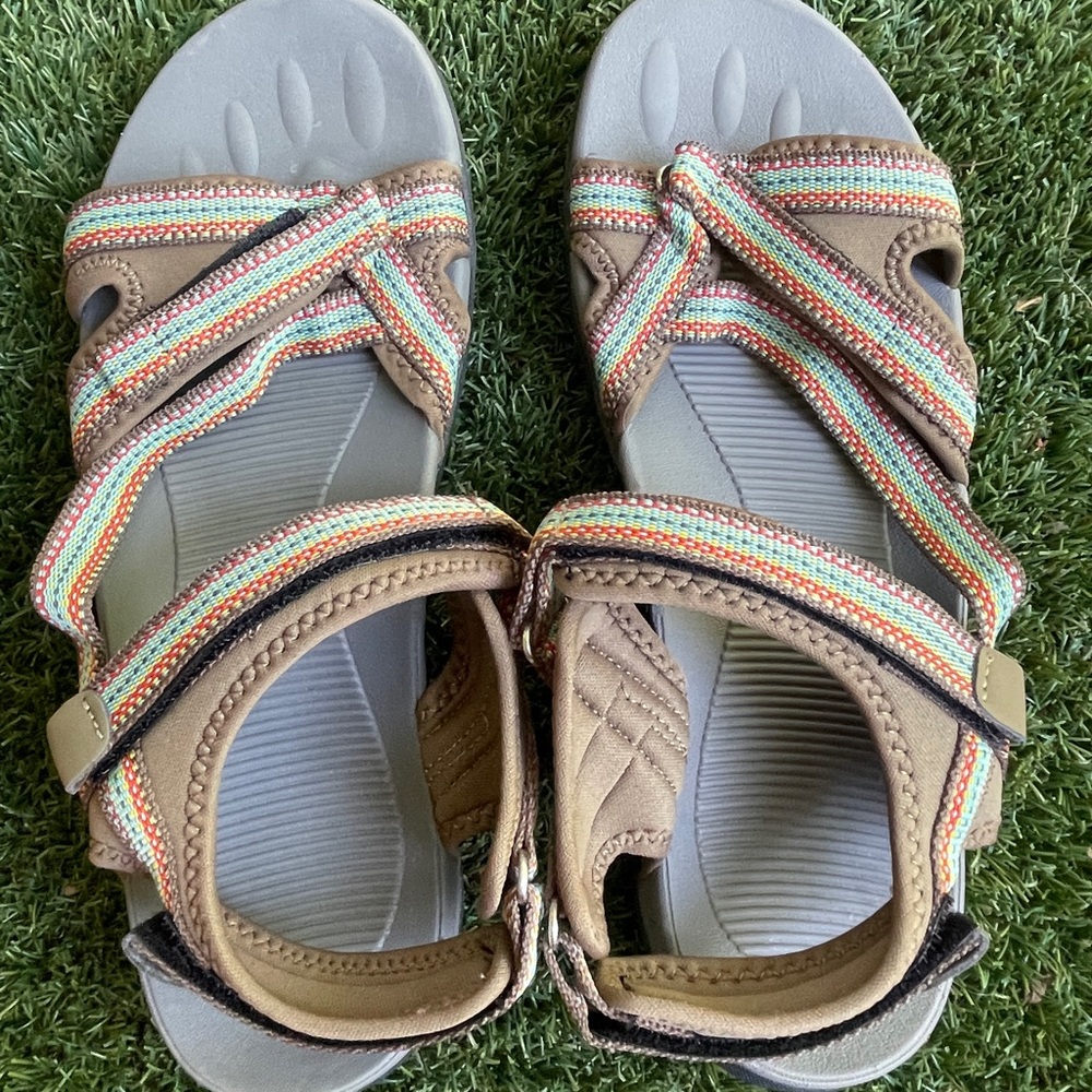 MEGNYA Sandals with Brown Soles and Colorful Straps